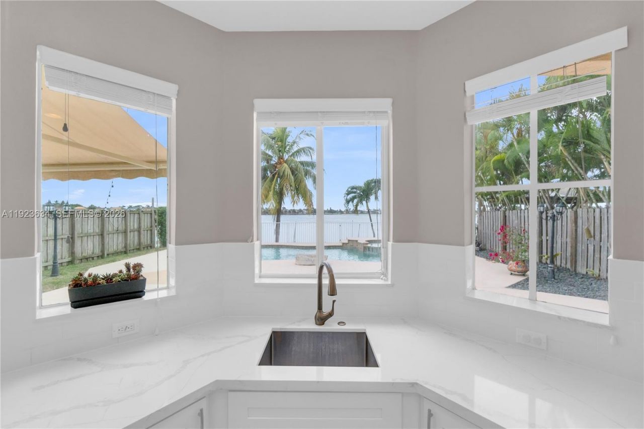 13940 SW 127th Ct, Miami, FL 33186 Photo