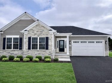 7290 Woodhaven Drive, Lockport, NY 14094