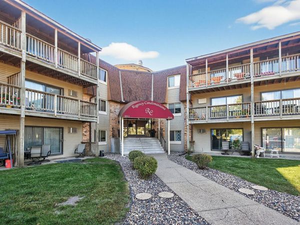 2005 E 122nd Street, Unit A7, Burnsville, MN 55337