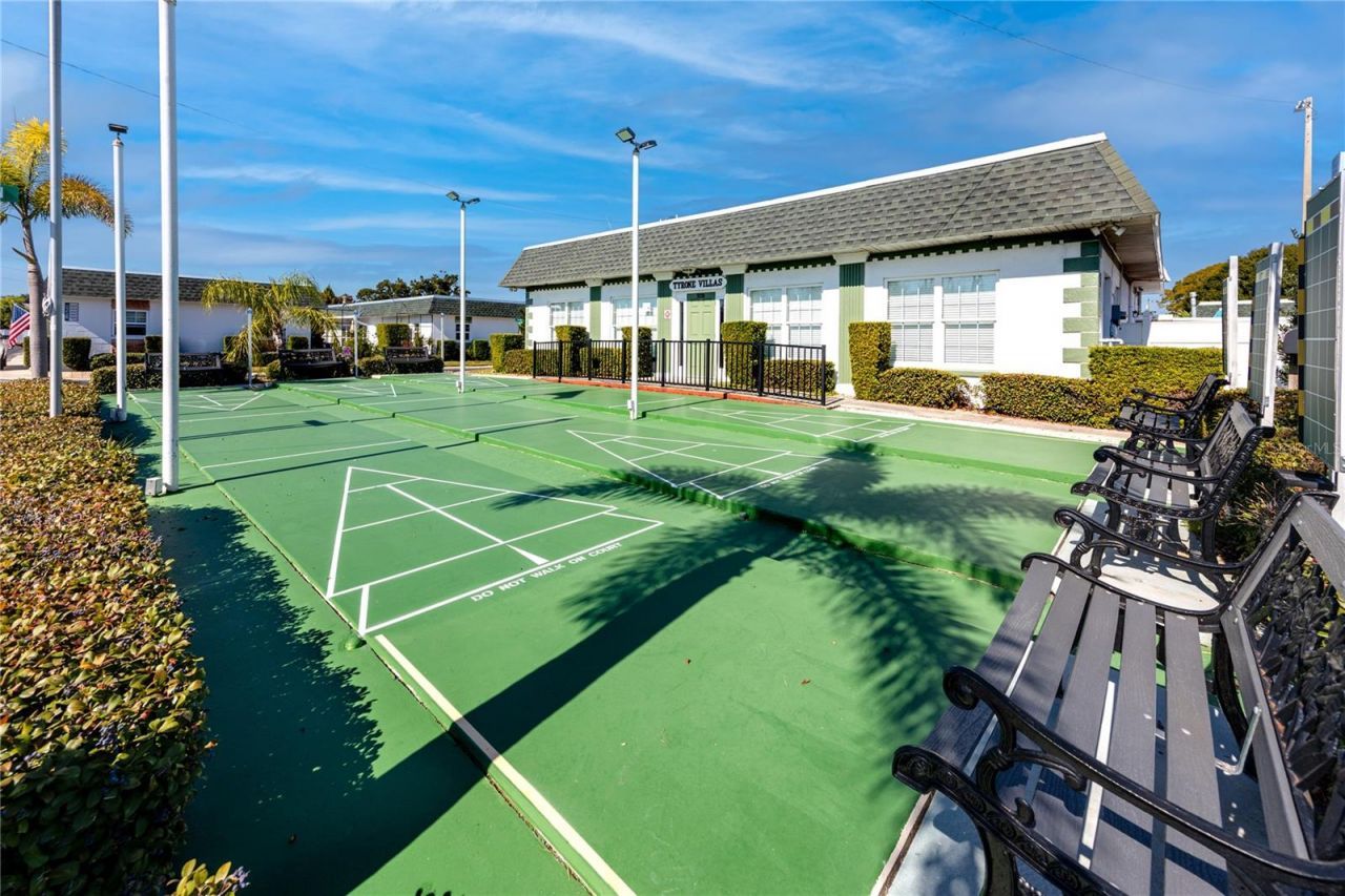 7830 39th Terrace N, Saint Petersburg, FL 33709 Photo