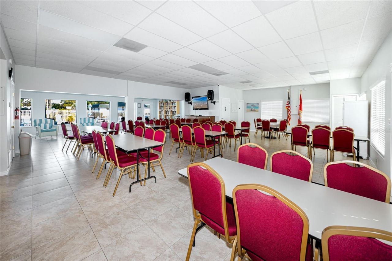 7830 39th Terrace N, Saint Petersburg, FL 33709 Photo