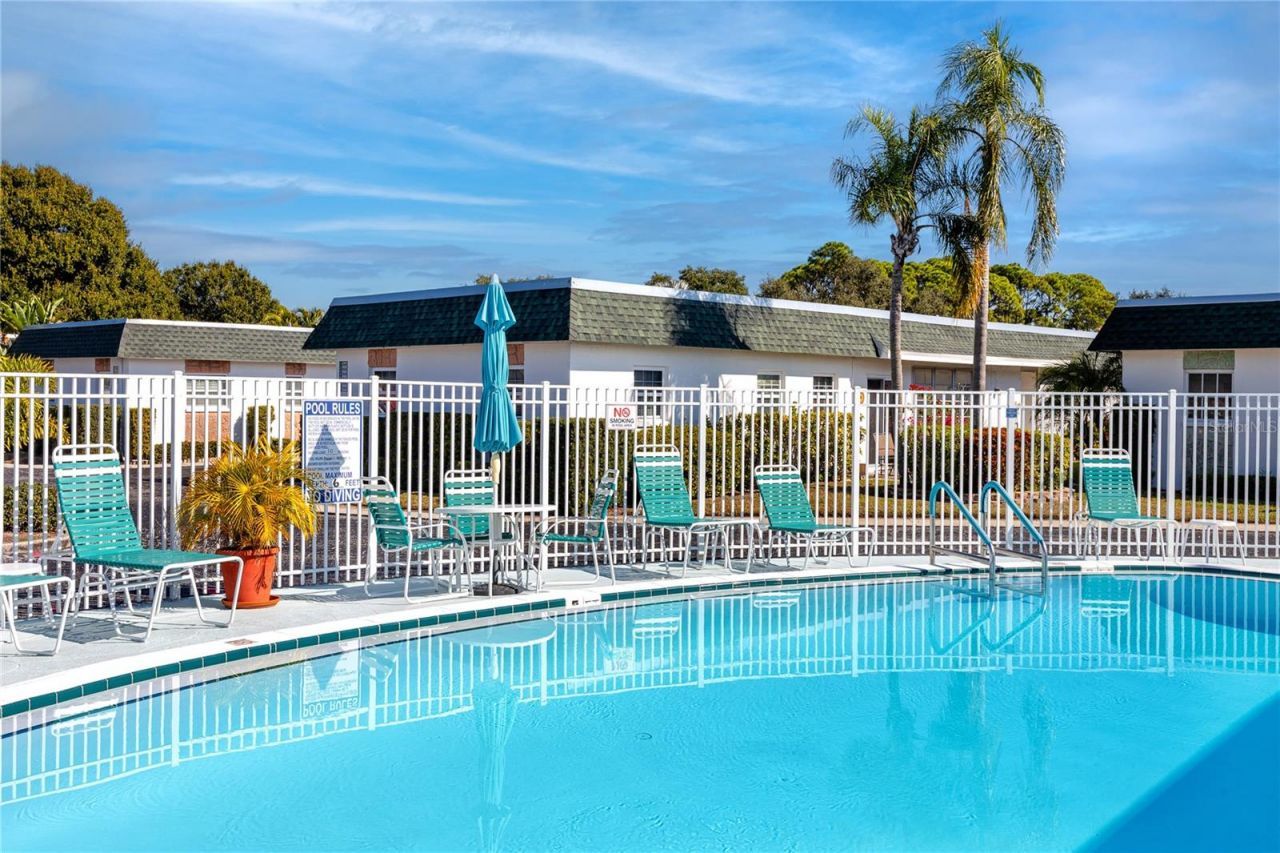 7830 39th Terrace N, Saint Petersburg, FL 33709 Photo