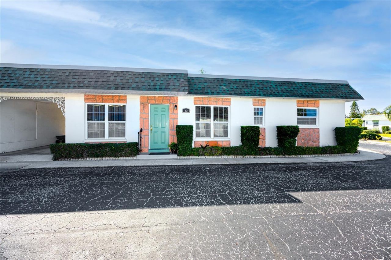 7830 39th Terrace N, Saint Petersburg, FL 33709 Photo