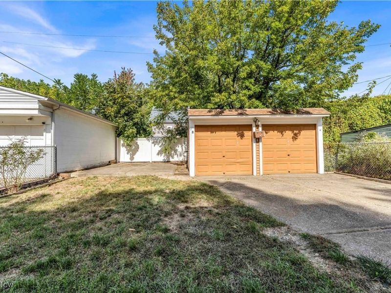 18006 Ponciana Avenue, Cleveland, OH 44135 Photo 19