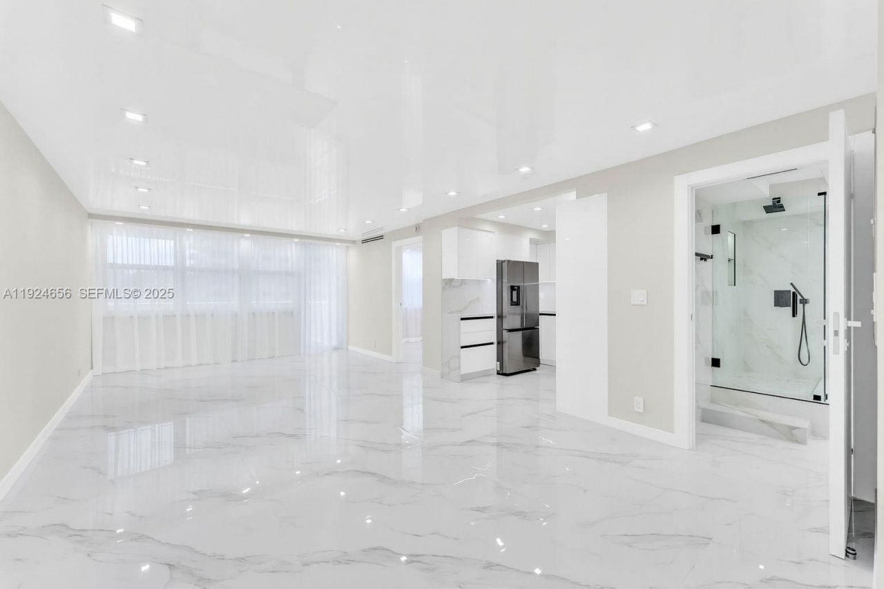 251 174th St, Unit 1414, Sunny Isles Beach, FL 33160 Photo