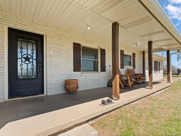 1641 E Henderson Street , Cleburne, TX 76031