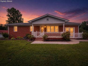 40 Edwards Road, Irvine, KY 40336