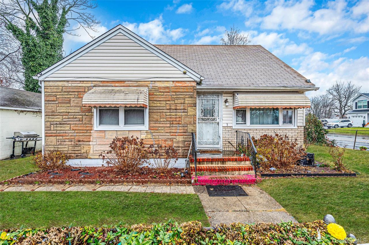 3 Poplar Road, Amityville, NY 11701 Main Photo
