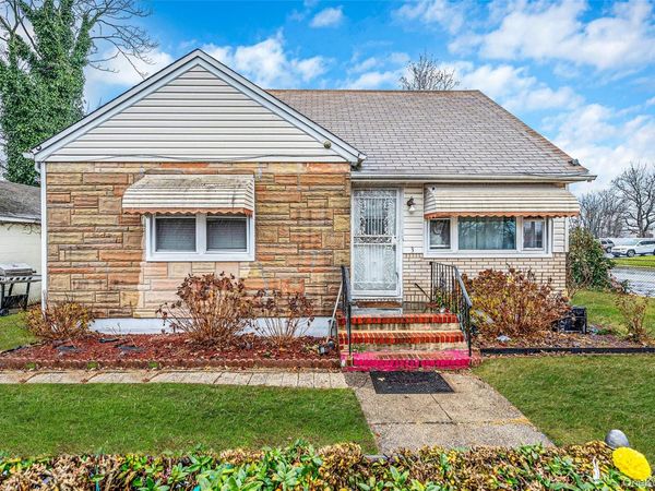 3 Poplar Road, Amityville, NY 11701