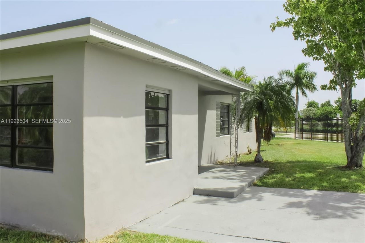 14801 Lincoln Blvd, Miami, FL 33176 Photo
