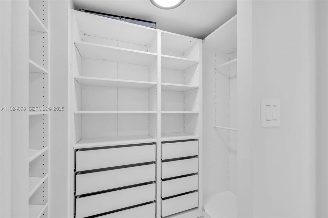 251 174th St, Unit 1415, Sunny Isles Beach, FL 33160 Photo