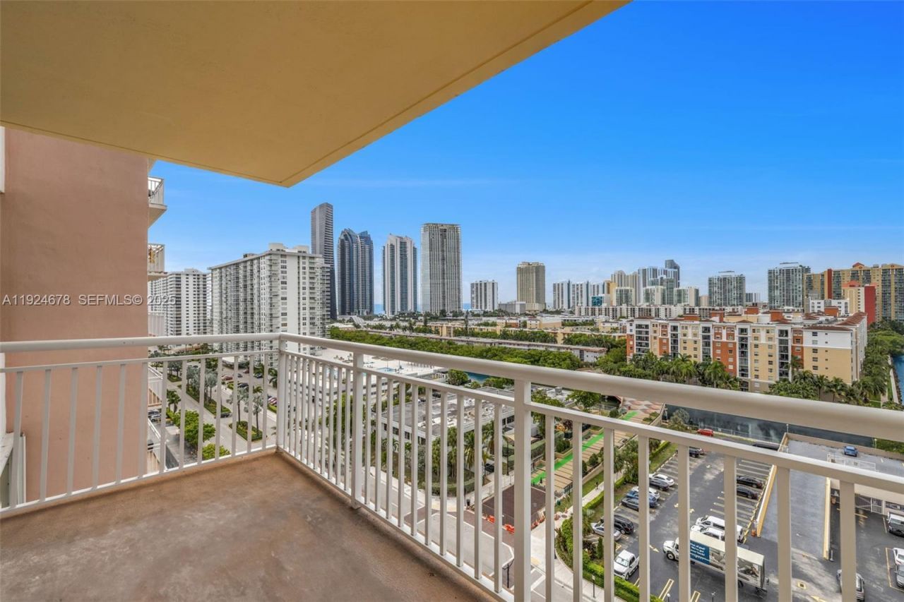 251 174th St, Unit 1415, Sunny Isles Beach, FL 33160 Photo