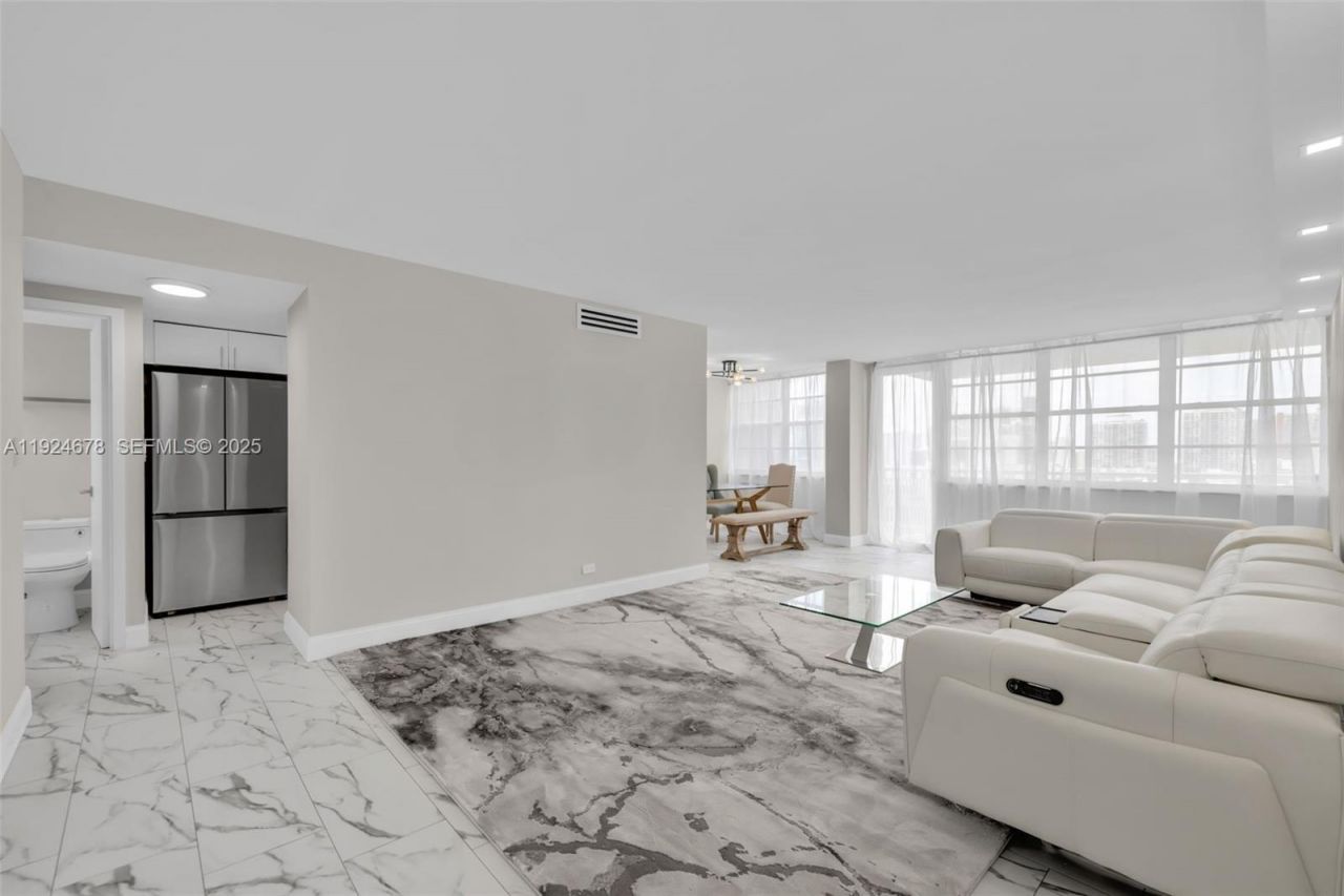 251 174th St, Unit 1415, Sunny Isles Beach, FL 33160 Photo