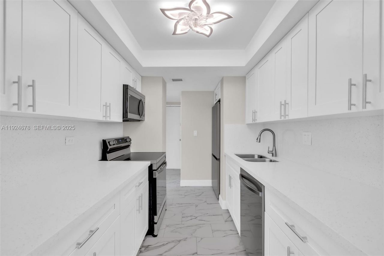 251 174th St, Unit 1415, Sunny Isles Beach, FL 33160 Photo