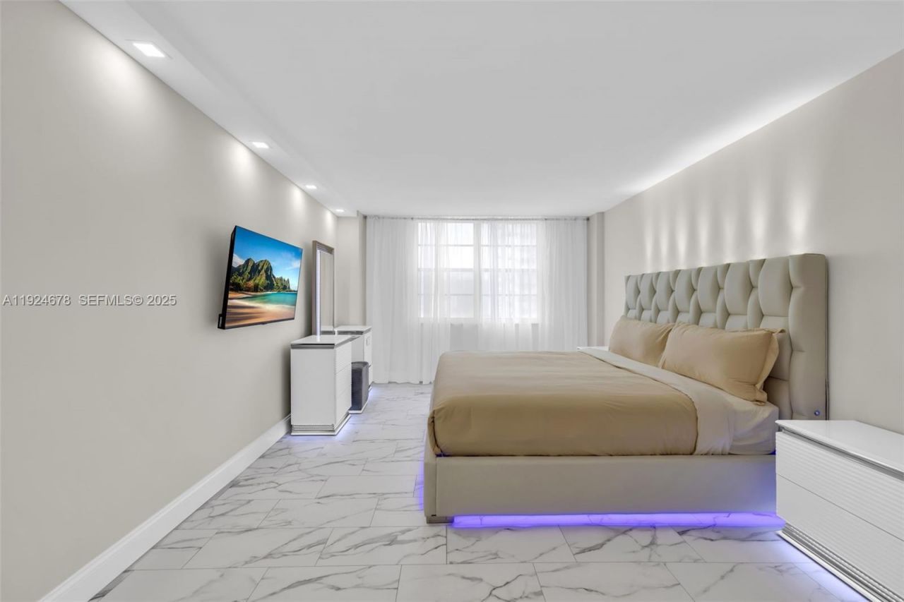 251 174th St, Unit 1415, Sunny Isles Beach, FL 33160 Photo