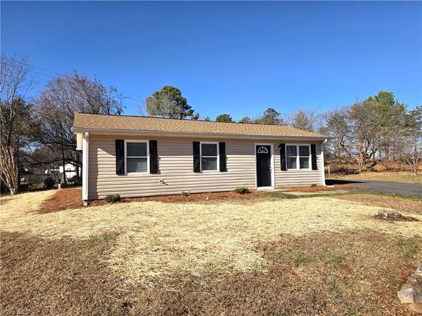113 Ravenwood Court, King, NC 27021