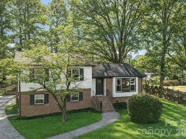 5324 Cheval Place, Charlotte, NC 28205