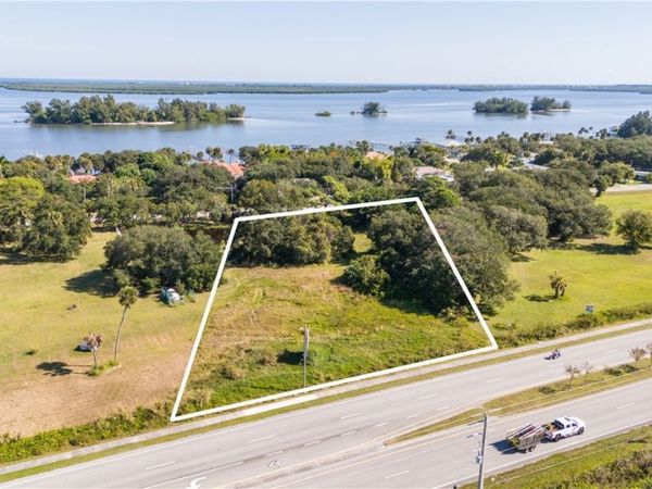 11515 S Indian River Drive, Sebastian, FL 32958