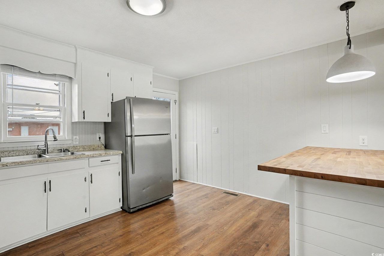 603 Maple St. Photo 8