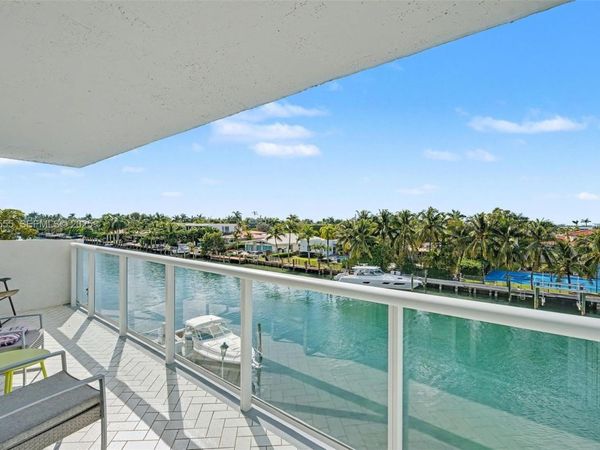 10000 W Bay Harbor Dr, Unit 303, Bay Harbor Islands, FL 33154