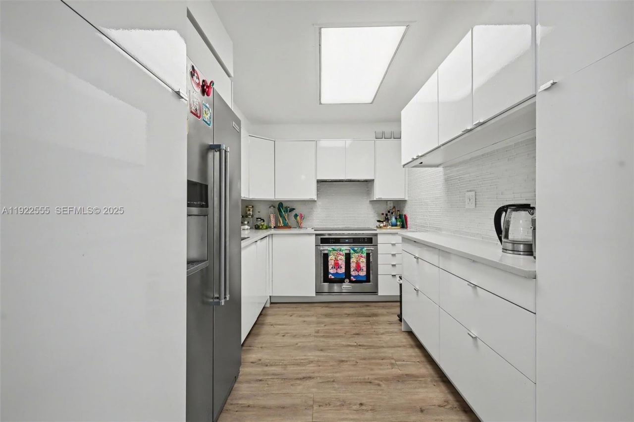 10000 W Bay Harbor Dr, Unit 303, Bay Harbor Islands, FL 33154 Photo