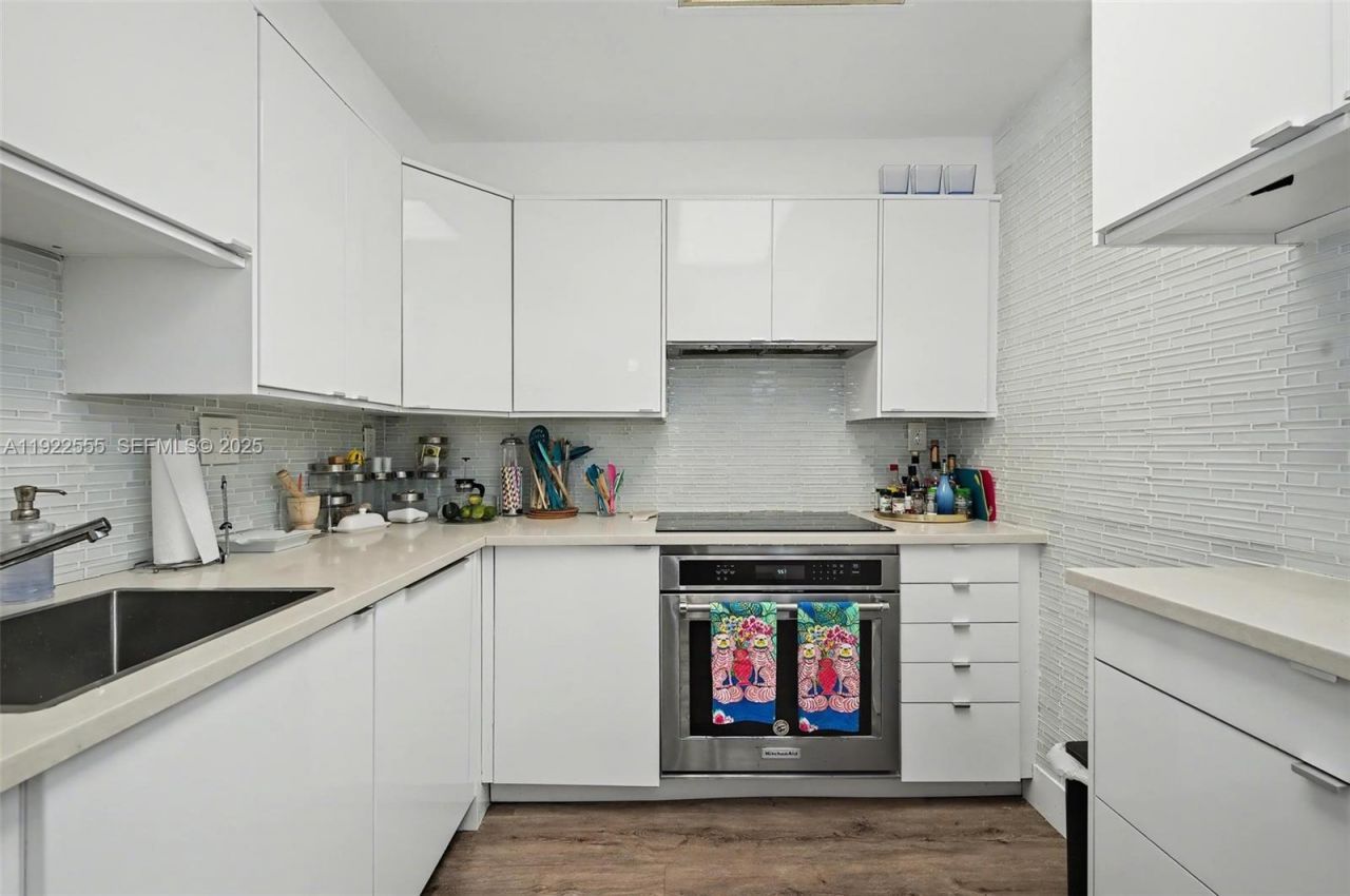 10000 W Bay Harbor Dr, Unit 303, Bay Harbor Islands, FL 33154 Photo