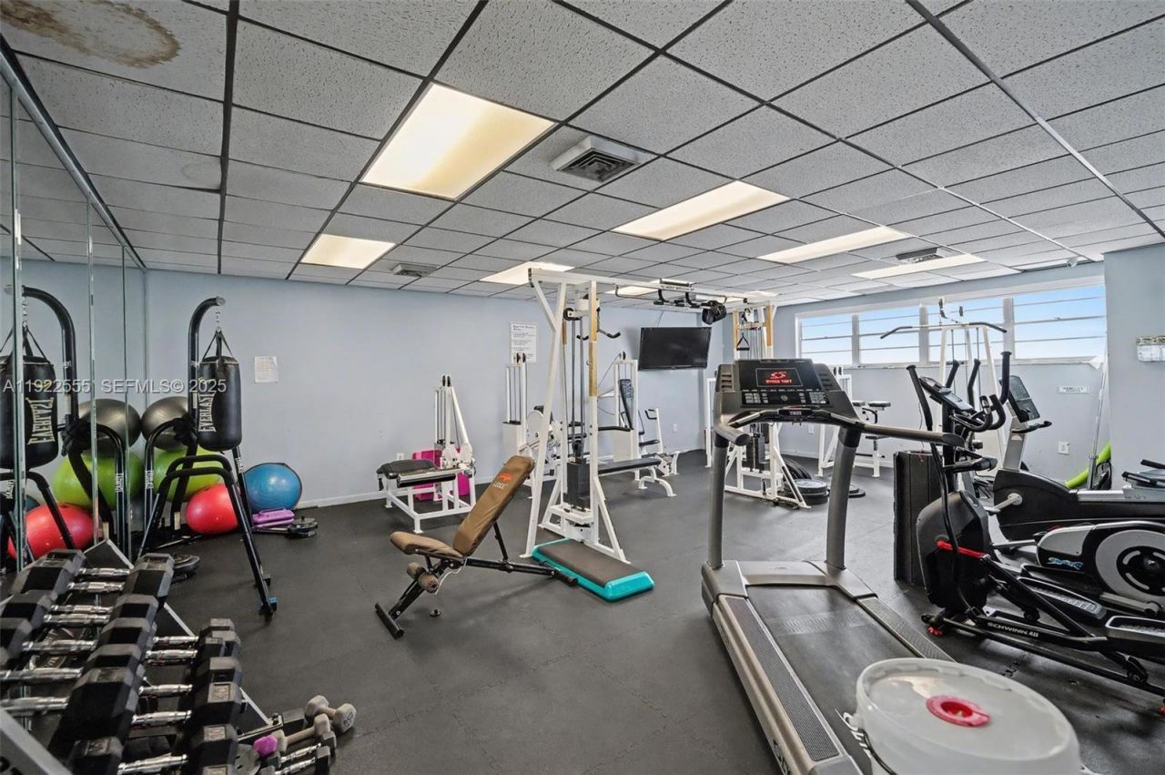 10000 W Bay Harbor Dr, Unit 303, Bay Harbor Islands, FL 33154 Photo