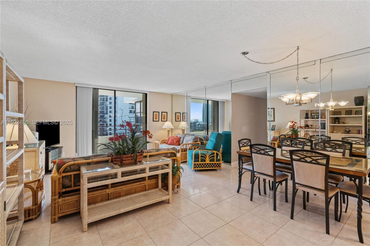 500 Three Islands Blvd, Unit 917, Hallandale Beach, FL 33009 Photo