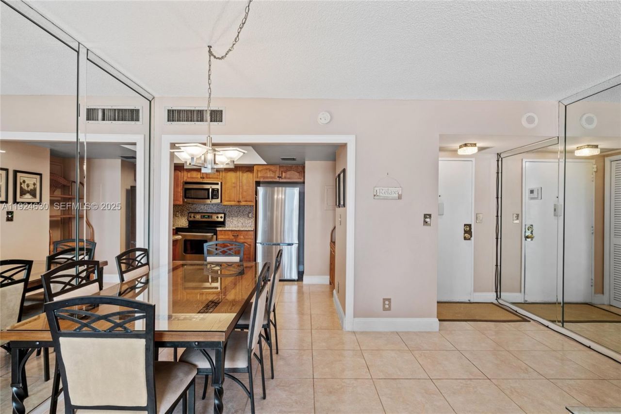 500 Three Islands Blvd, Unit 917, Hallandale Beach, FL 33009 Photo