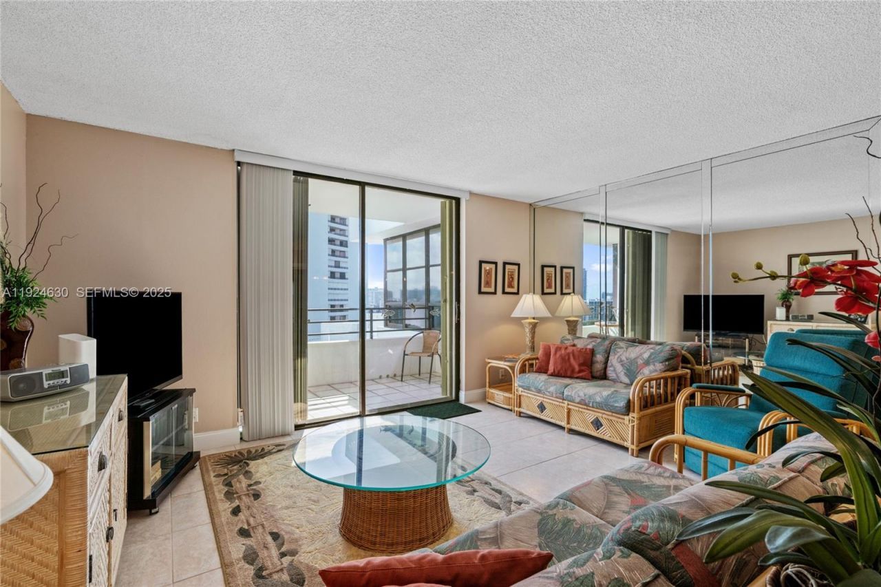 500 Three Islands Blvd, Unit 917, Hallandale Beach, FL 33009 Photo