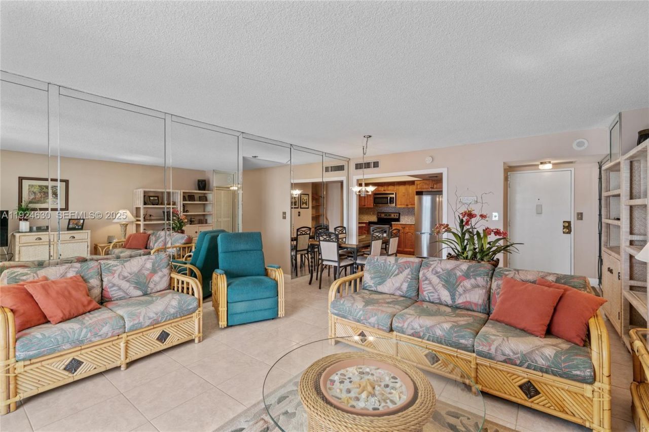 500 Three Islands Blvd, Unit 917, Hallandale Beach, FL 33009 Photo