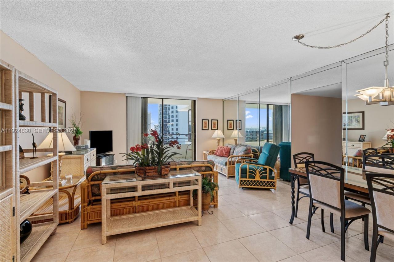 500 Three Islands Blvd, Unit 917, Hallandale Beach, FL 33009 Photo