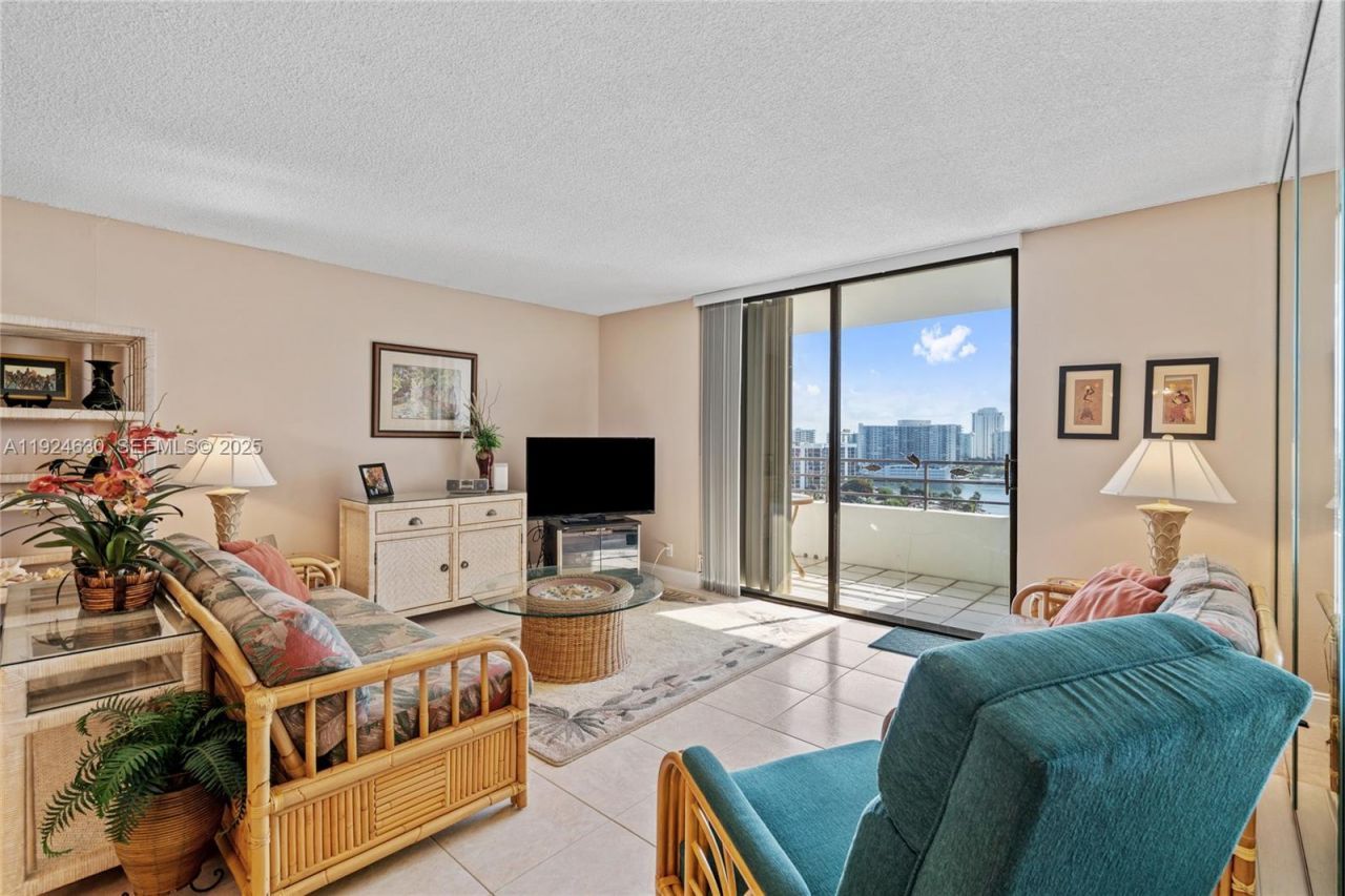 500 Three Islands Blvd, Unit 917, Hallandale Beach, FL 33009 Photo