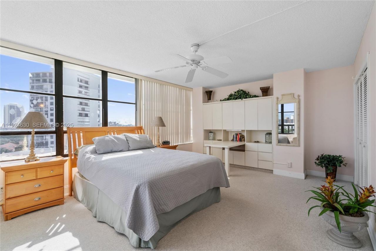 500 Three Islands Blvd, Unit 917, Hallandale Beach, FL 33009 Photo