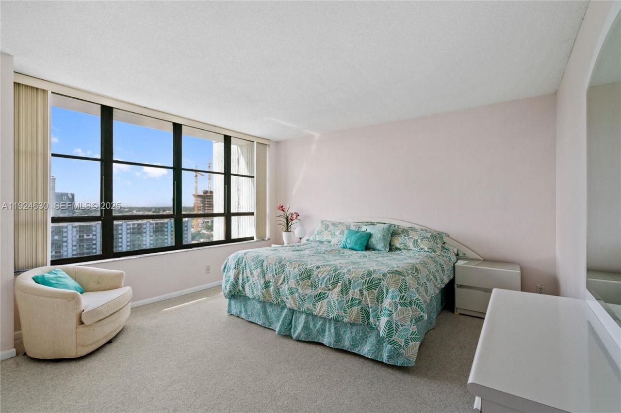 500 Three Islands Blvd, Unit 917, Hallandale Beach, FL 33009 Photo