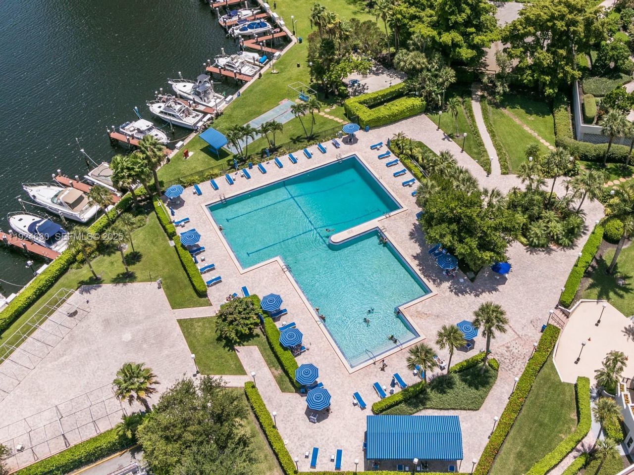 500 Three Islands Blvd, Unit 917, Hallandale Beach, FL 33009 Photo