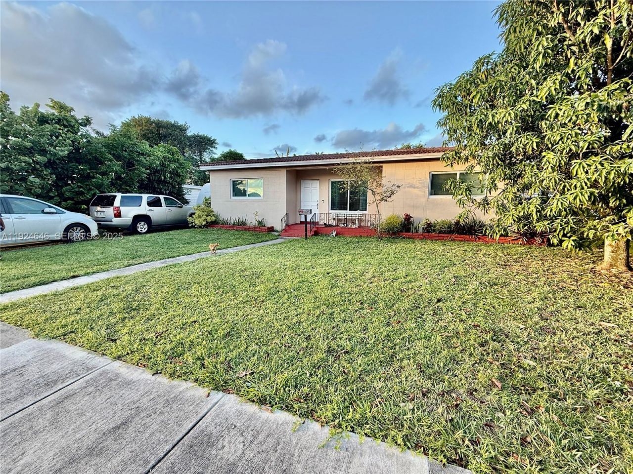 1121 NE 154th Ter, North Miami Beach, FL 33162 Photo