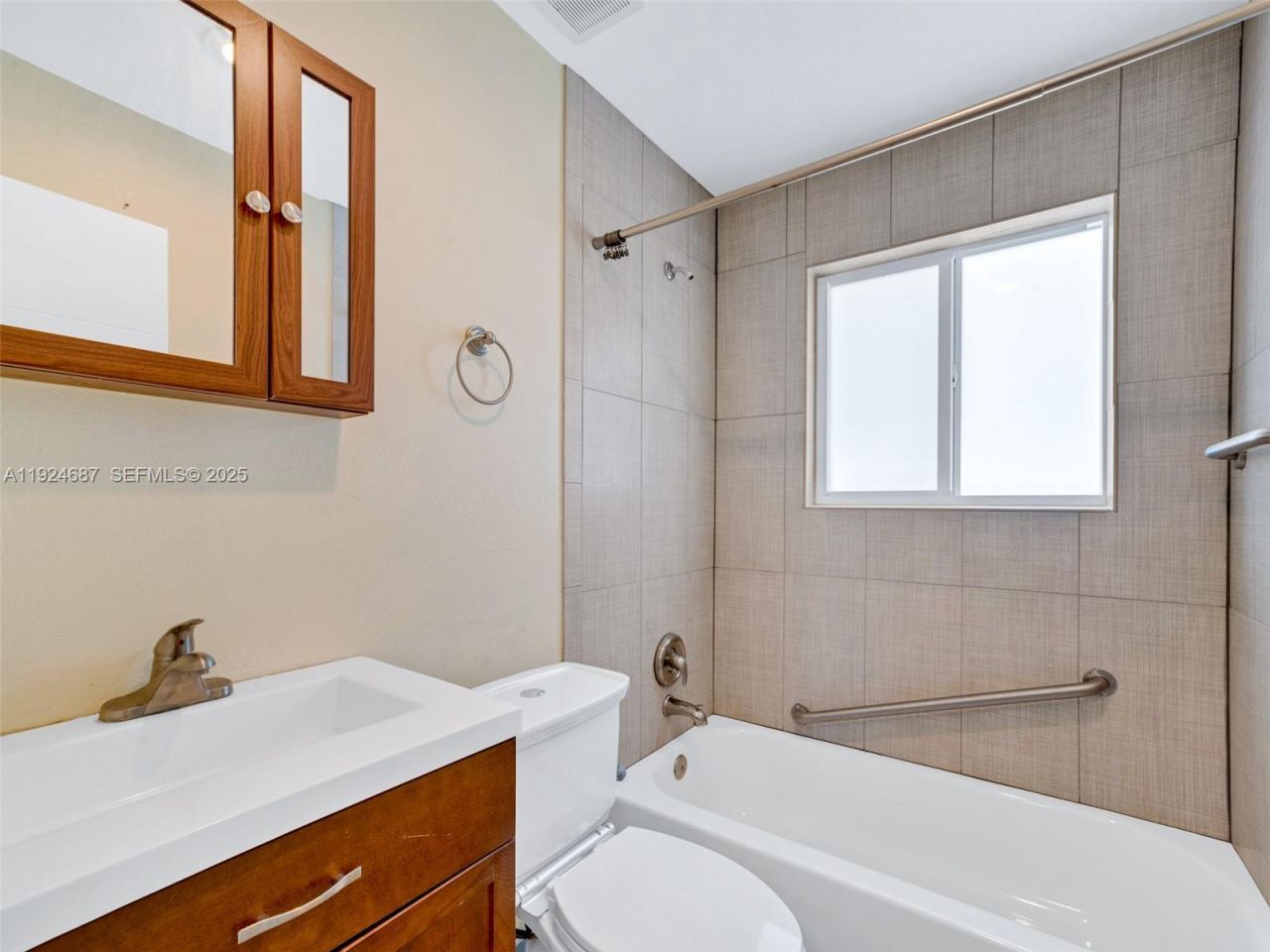 1520 NE 14th Ter, Unit ., Fort Lauderdale, FL 33304 Photo