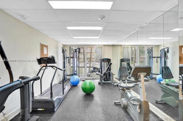 3100 NE 48th St, Unit 914, Fort Lauderdale, FL 33308 Photo