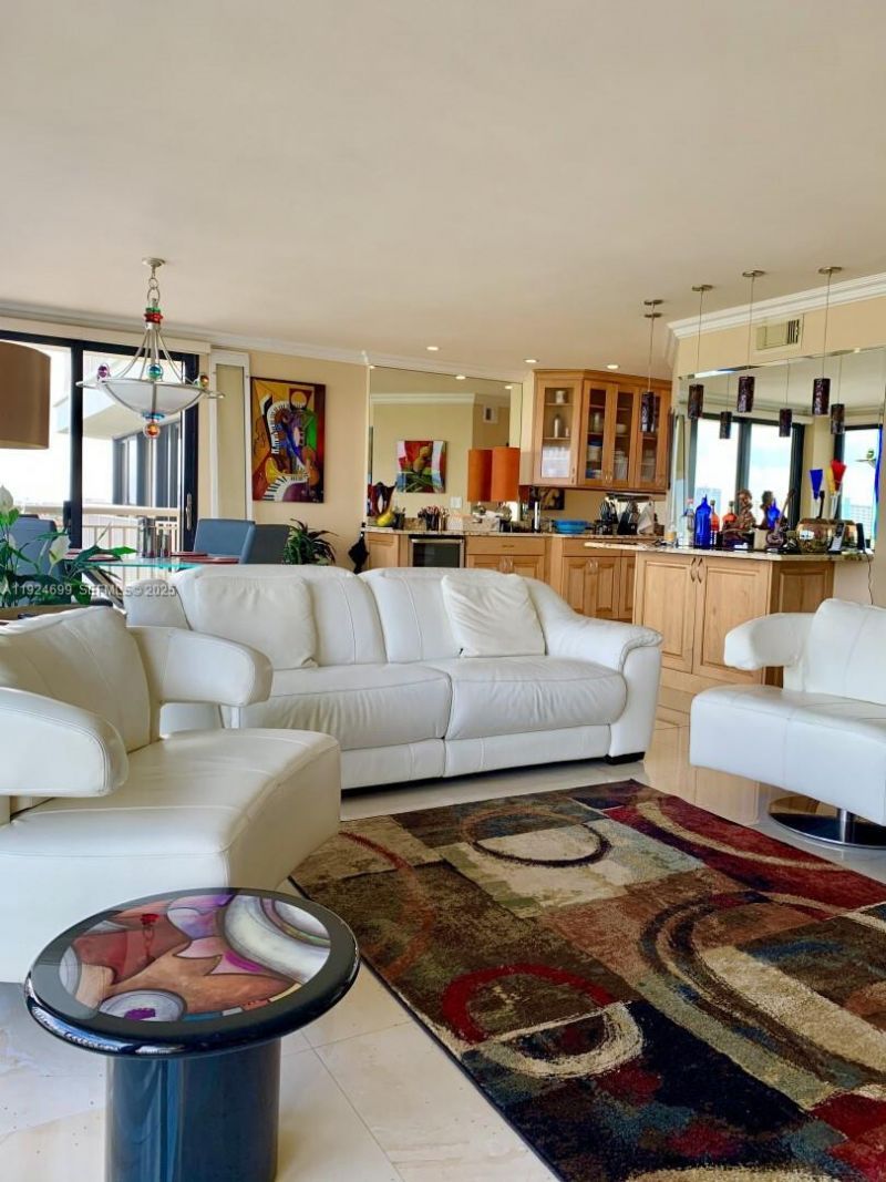 3100 NE 48th St, Unit 914, Fort Lauderdale, FL 33308 Photo