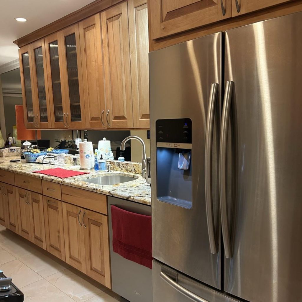 3100 NE 48th St, Unit 914, Fort Lauderdale, FL 33308 Photo