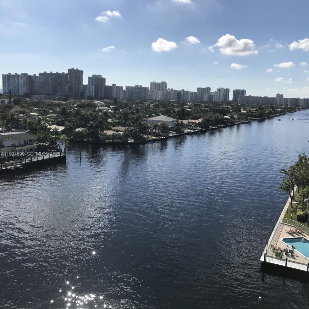 3100 NE 48th St, Unit 914, Fort Lauderdale, FL 33308 Photo