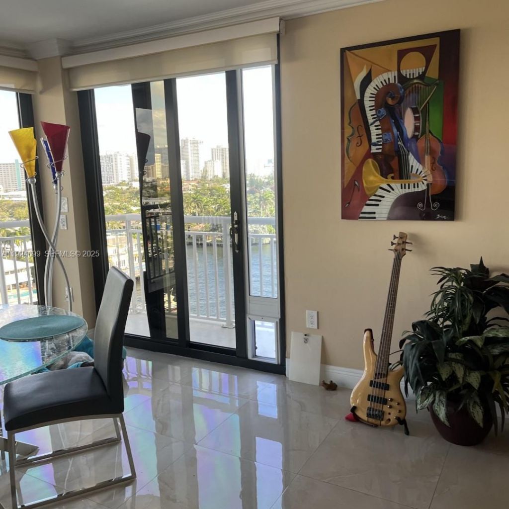 3100 NE 48th St, Unit 914, Fort Lauderdale, FL 33308 Photo