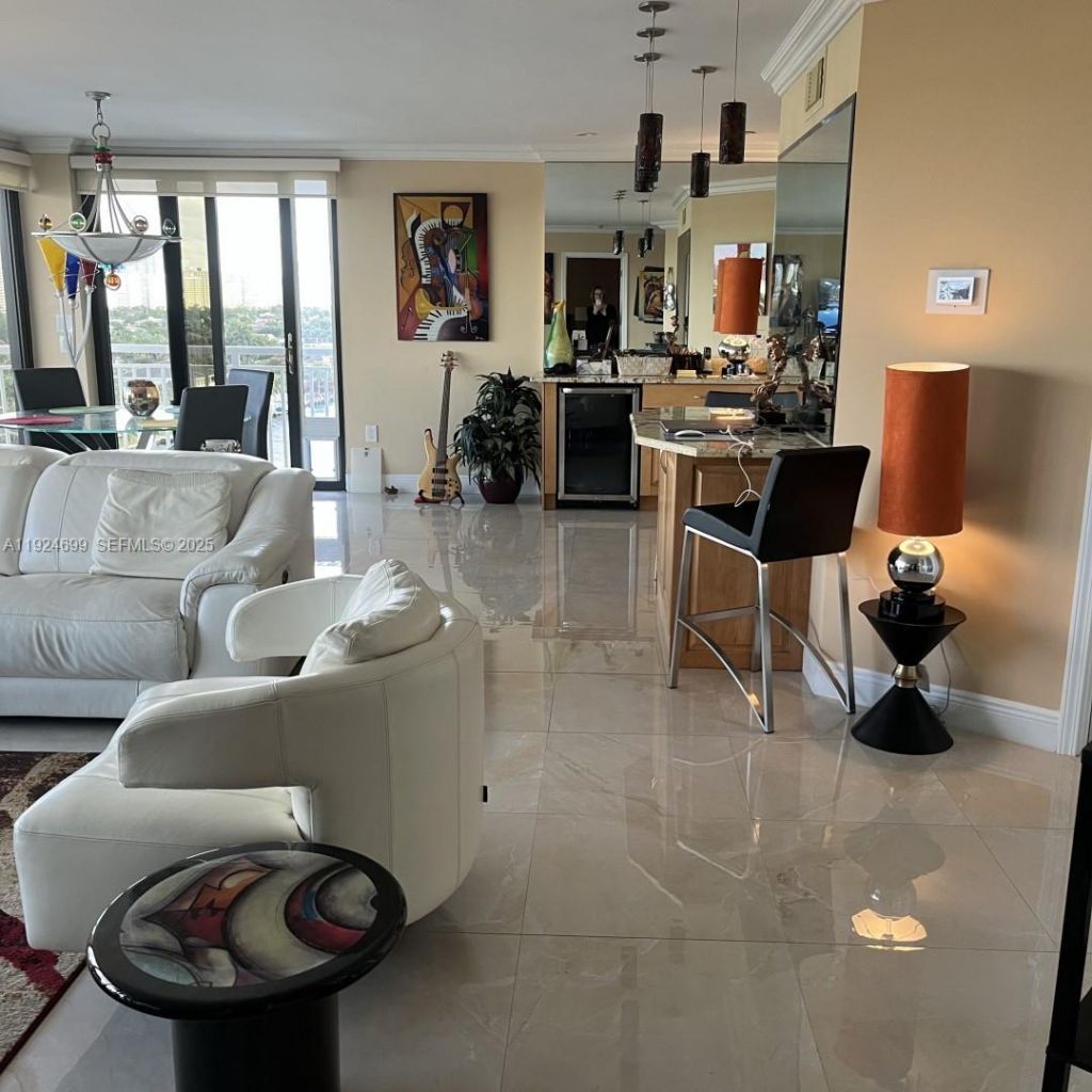 3100 NE 48th St, Unit 914, Fort Lauderdale, FL 33308 Photo