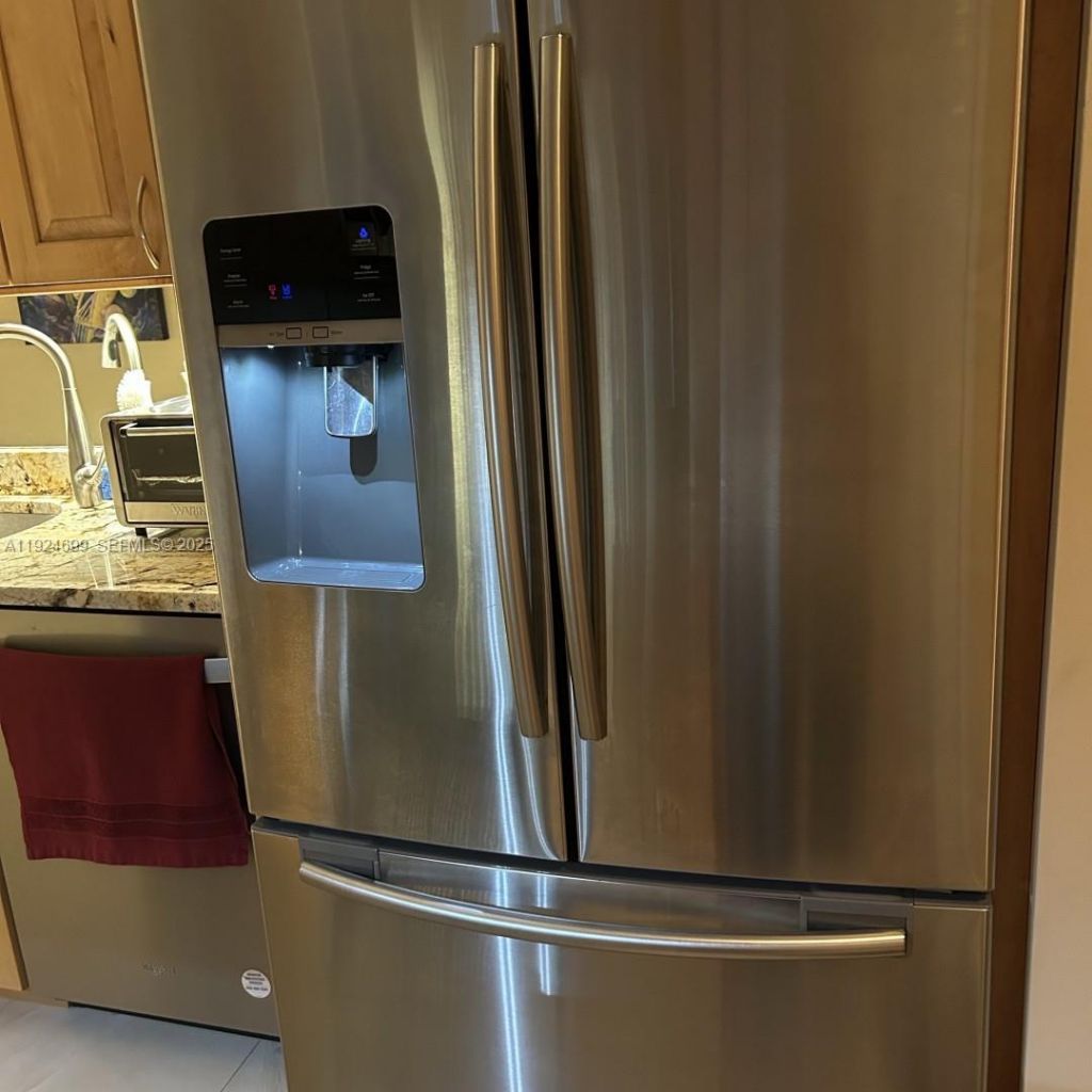 3100 NE 48th St, Unit 914, Fort Lauderdale, FL 33308 Photo