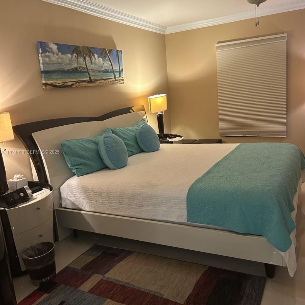 3100 NE 48th St, Unit 914, Fort Lauderdale, FL 33308 Photo