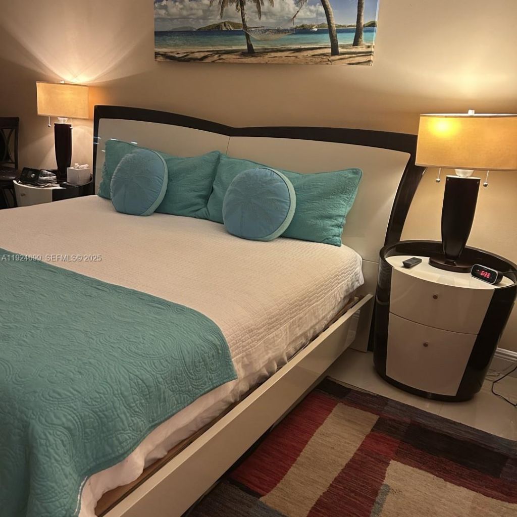 3100 NE 48th St, Unit 914, Fort Lauderdale, FL 33308 Photo