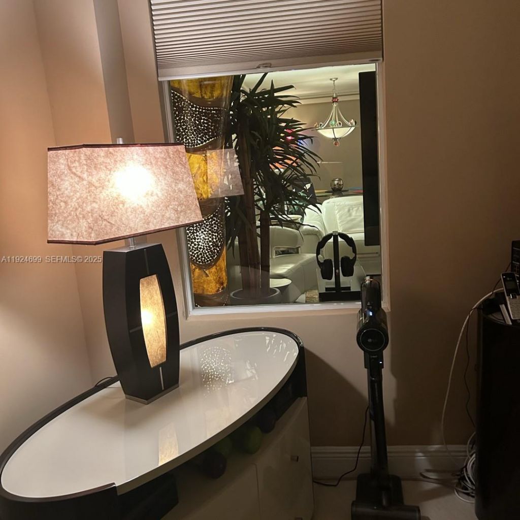 3100 NE 48th St, Unit 914, Fort Lauderdale, FL 33308 Photo