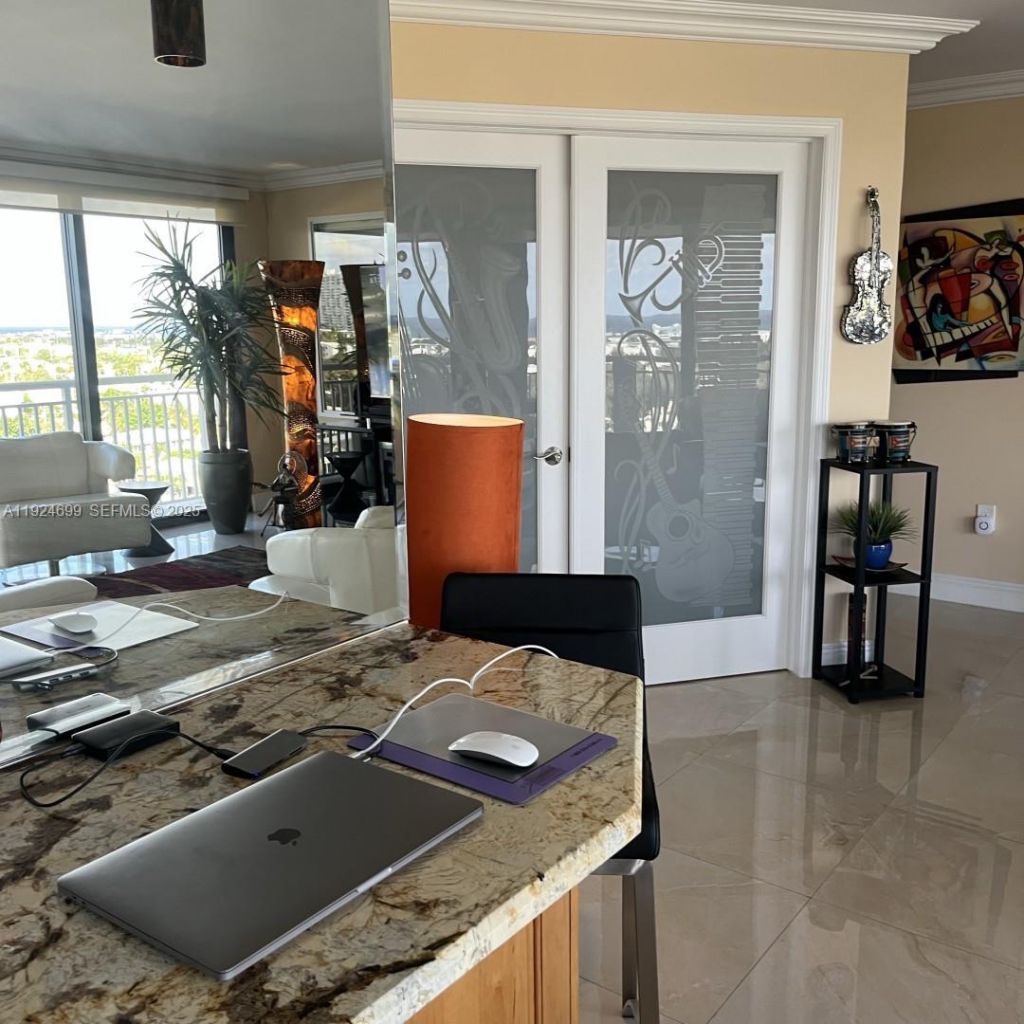 3100 NE 48th St, Unit 914, Fort Lauderdale, FL 33308 Photo