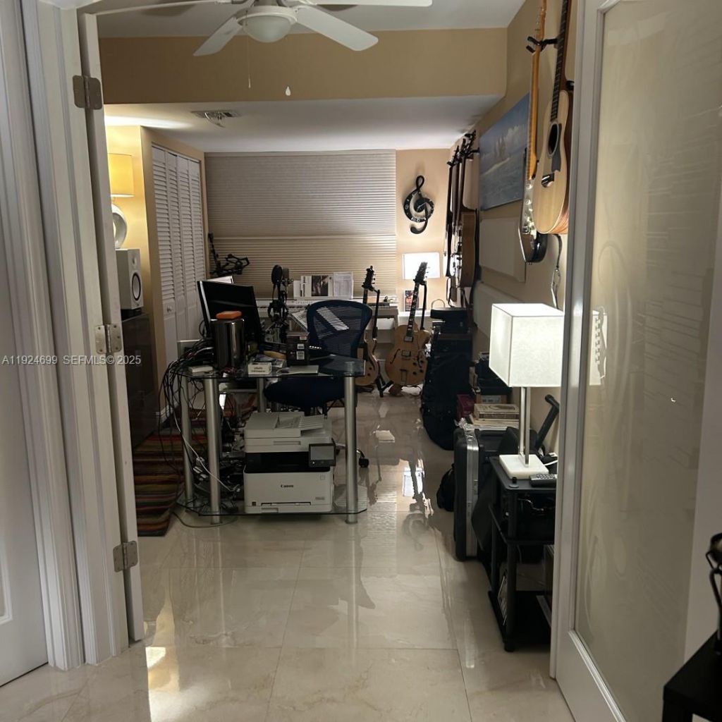 3100 NE 48th St, Unit 914, Fort Lauderdale, FL 33308 Photo